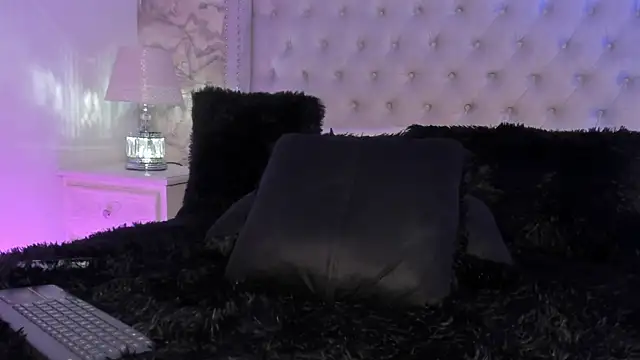 Snapshot of Kev_jenner chatting on 02-07-25, 11:55 Kev jenner online show from 02-07-25, 11:55