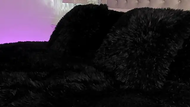 Snapshot of Kev_jenner chatting on 02-14-25, 02:28 Kev jenner online show from 02-14-25, 02:28