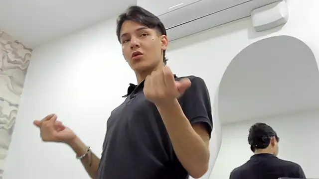 Snapshot of Kev_jenner chatting on 09-22-25, 06:10 Kev jenner online show from 09-22-25, 06:10