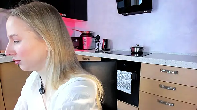 AnnLevine online show from 04-02-26, 01:20