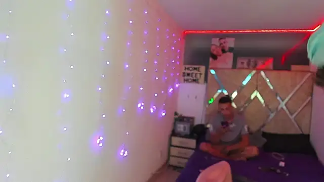 Snapshot of parejacaliente20154 chatting on 02-05-26, 11:04 parejacaliente20154 online show from 02-05-26, 11:04