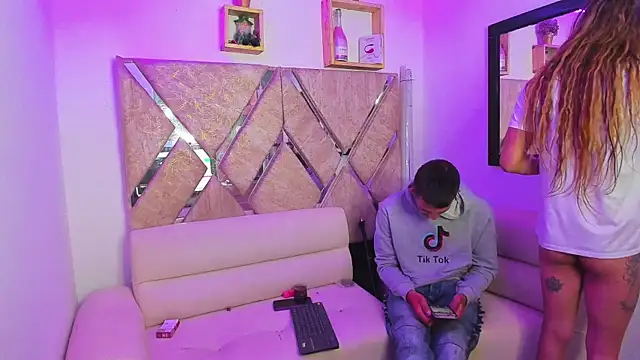 parejacaliente20154 online show from 04-26-26, 10:35