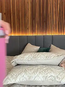 EmiilyAdams  online show from 11-07-25, 09:48