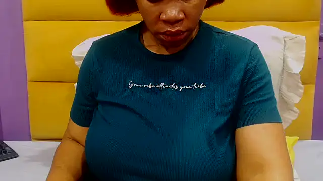 Snapshot of YELLOWBUSTYMELLONS chatting on 09-11-25, 05:29 YELLOWBUSTYMELLONS online show from 09-11-25, 05:29