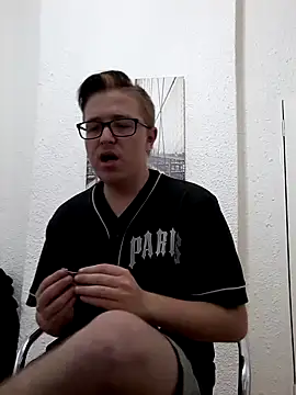 bisexualboy05 online show from 11-01-25, 03:36