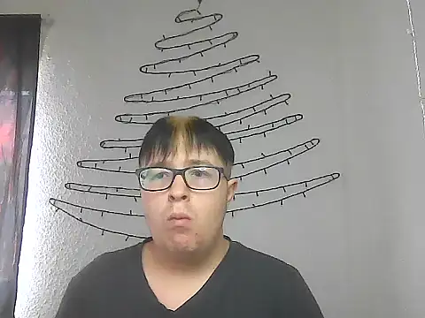 bisexualboy05 online show from 11-21-25, 08:35