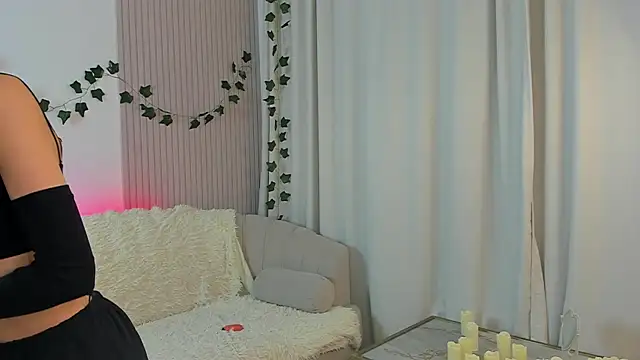 Snapshot of CindyGarrison chatting on 01-15-25, 10:57 CindyGarrison online show from 01-15-25, 10:57