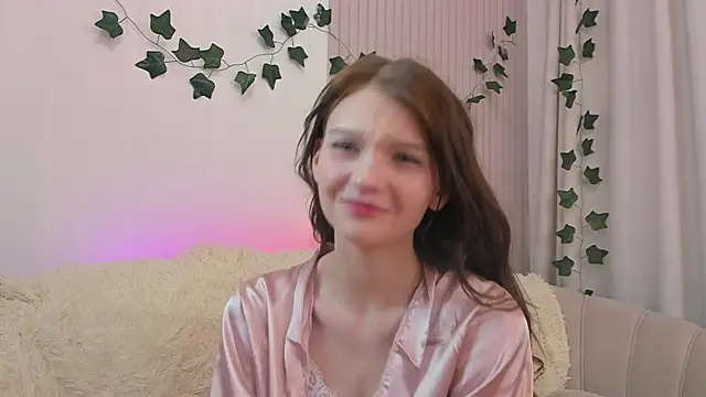 Snapshot of CindyGarrison chatting on 01-17-25, 11:29 CindyGarrison online show from 01-17-25, 11:29