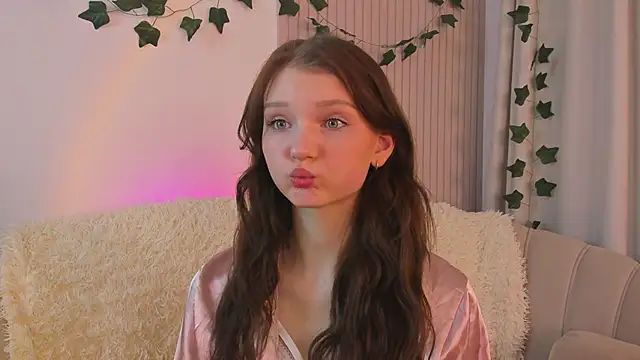 Snapshot of CindyGarrison chatting on 01-31-25, 12:17 CindyGarrison online show from 01-31-25, 12:17