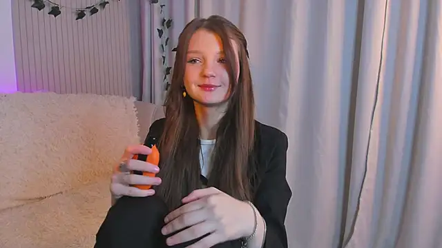 Snapshot of CindyGarrison chatting on 02-09-25, 11:15 CindyGarrison online show from 02-09-25, 11:15