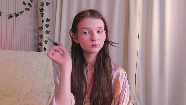 Snapshot of CindyGarrison chatting on 02-19-25, 12:35 CindyGarrison online show from 02-19-25, 12:35