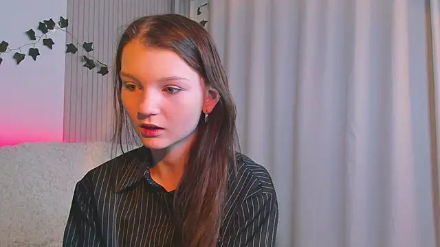 Snapshot of CindyGarrison chatting on 02-25-25, 12:36 CindyGarrison online show from 02-25-25, 12:36