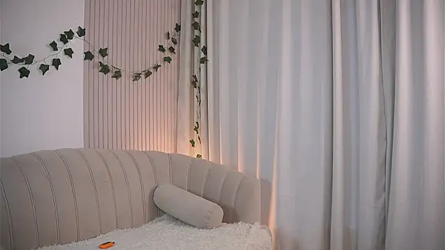 Snapshot of CindyGarrison chatting on 03-14-25, 03:59 CindyGarrison online show from 03-14-25, 03:59