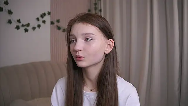 Snapshot of CindyGarrison chatting on 03-20-25, 12:40 CindyGarrison online show from 03-20-25, 12:40