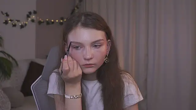 Snapshot of CindyGarrison chatting on 09-18-25, 01:18 CindyGarrison online show from 09-18-25, 01:18