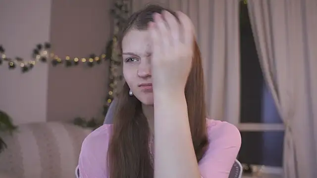 Snapshot of CindyGarrison chatting on 10-23-25, 01:16 CindyGarrison online show from 10-23-25, 01:16