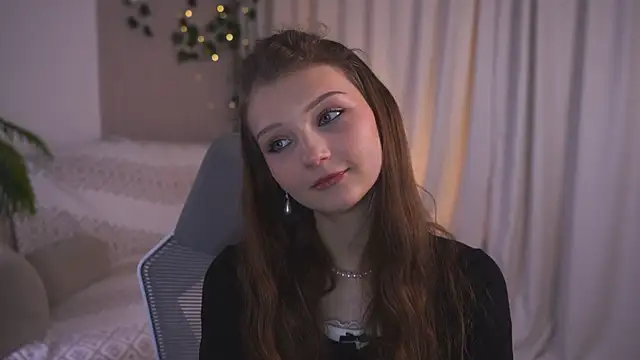 Snapshot of CindyGarrison chatting on 11-07-25, 09:59 CindyGarrison online show from 11-07-25, 09:59