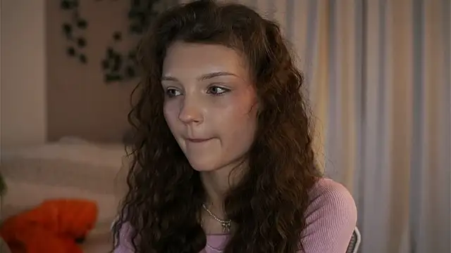 Snapshot of CindyGarrison chatting on 11-16-25, 11:32 CindyGarrison online show from 11-16-25, 11:32