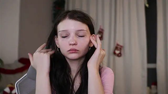 Snapshot of CindyGarrison chatting on 12-15-25, 12:15 CindyGarrison online show from 12-15-25, 12:15