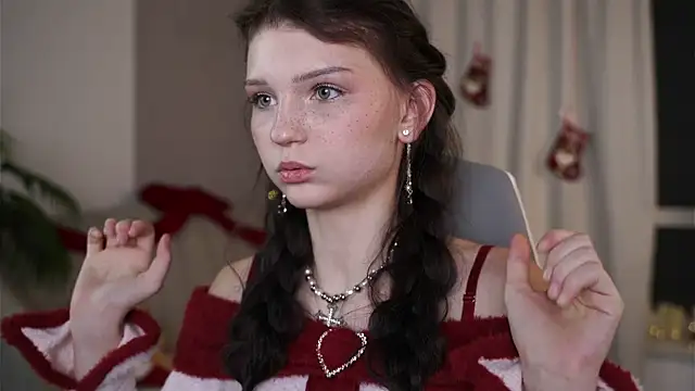 Snapshot of CindyGarrison chatting on 12-17-25, 10:49 CindyGarrison online show from 12-17-25, 10:49