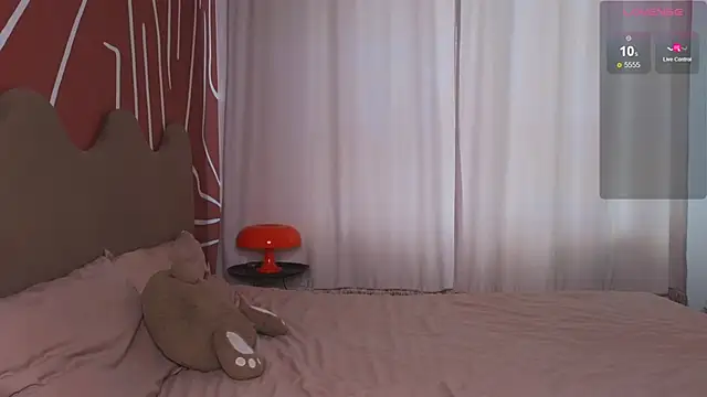 Snapshot of EvaCroan chatting on 11-07-25, 07:41 EvaCroan online show from 11-07-25, 07:41