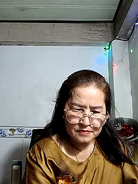 Snapshot of phnz chatting on 10-21-25, 01:56 phnz online show from 10-21-25, 01:56