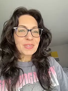 BeautifulMesss online show from 04-15-26, 04:47