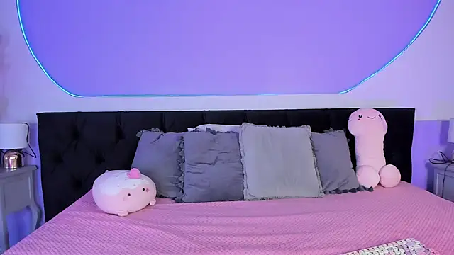 Julieta Cortes   online show from 10-22-25, 12:05