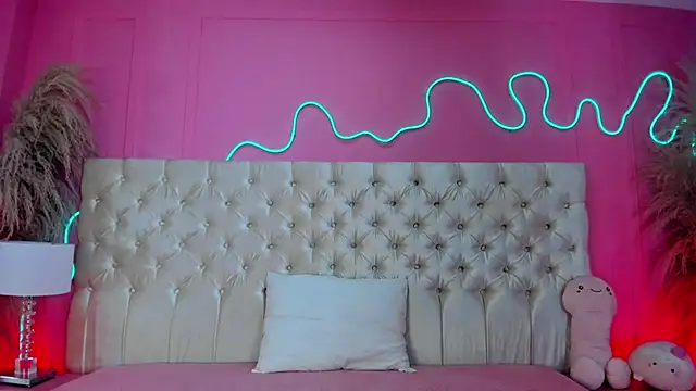 Julieta Cortes   online show from 03-24-26, 12:43