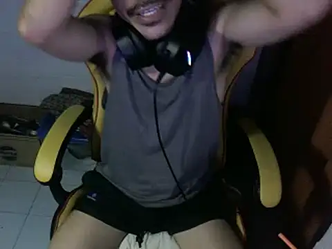 Snapshot of cloudyth1994 chatting on 09-11-25, 12:05 cloudyth1994 online show from 09-11-25, 12:05