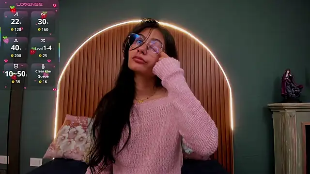 Snapshot of NayeCloud chatting on 11-14-25, 04:00 NayeCloud online show from 11-14-25, 04:00