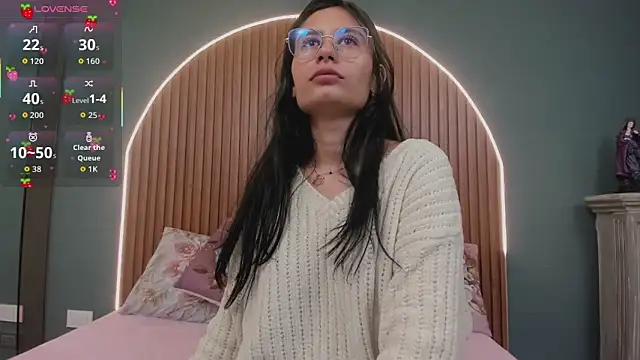 Snapshot of NayeCloud chatting on 11-15-25, 03:59 NayeCloud online show from 11-15-25, 03:59