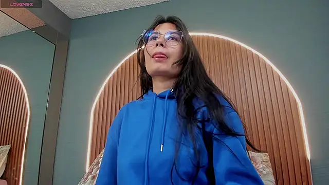 Snapshot of NayeCloud chatting on 11-20-25, 03:39 NayeCloud online show from 11-20-25, 03:39