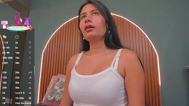 Snapshot of NayeCloud chatting on 12-16-25, 03:44 NayeCloud online show from 12-16-25, 03:44