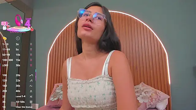 Snapshot of NayeCloud chatting on 12-18-25, 03:56 NayeCloud online show from 12-18-25, 03:56