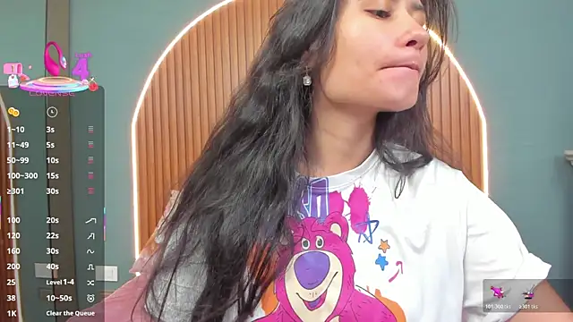 Snapshot of NayeCloud chatting on 12-19-25, 03:46 NayeCloud online show from 12-19-25, 03:46