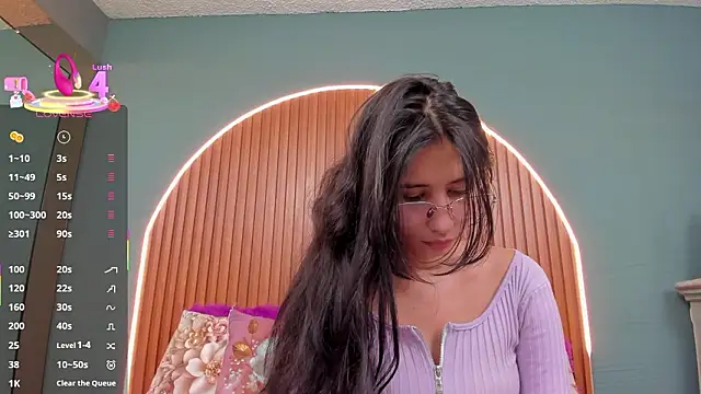 Snapshot of NayeCloud chatting on 01-15-26, 03:44 NayeCloud online show from 01-15-26, 03:44