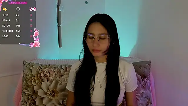 Snapshot of NayeCloud chatting on 02-21-26, 04:02 NayeCloud online show from 02-21-26, 04:02