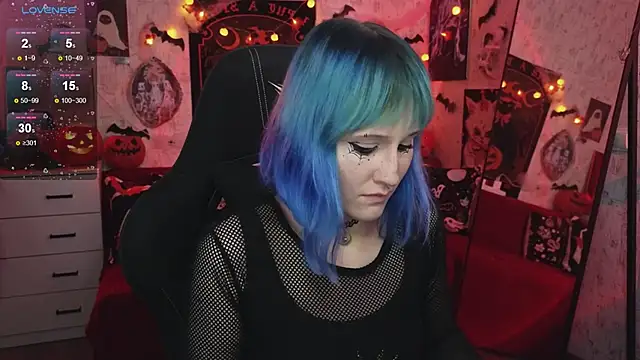 little Elika online show from 10-31-25, 09:38