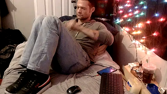 Snapshot of TheOneYouLove69 chatting on 01-05-26, 07:39 TheOneYouLove69 online show from 01-05-26, 07:39