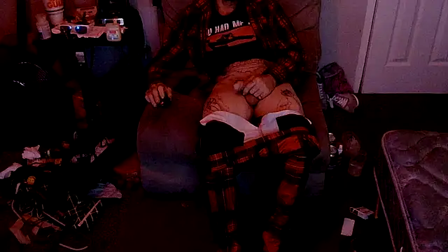 Snapshot of TheOneYouLove69 chatting on 01-14-26, 08:09 TheOneYouLove69 online show from 01-14-26, 08:09