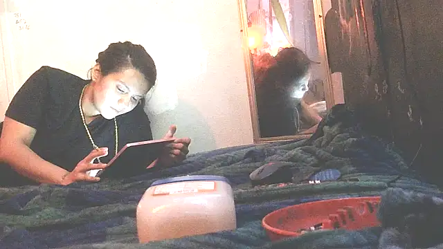 Snapshot of TheOneYouLove69 chatting on 03-12-26, 04:40 TheOneYouLove69 online show from 03-12-26, 04:40