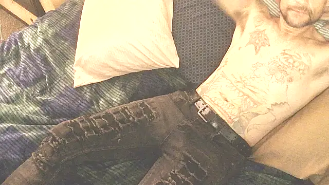 Snapshot of TheOneYouLove69 chatting on 03-13-26, 06:03 TheOneYouLove69 online show from 03-13-26, 06:03