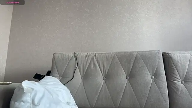 Snapshot of weshycouple chatting on 06-27-26, 03:00 weshycouple online show from 06-27-26, 03:00
