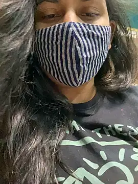 Snapshot of HaaniKaur chatting on 01-10-25, 05:24 HaaniKaur online show from 01-10-25, 05:24