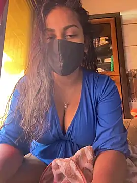 Snapshot of HaaniKaur chatting on 11-19-25, 08:03 HaaniKaur online show from 11-19-25, 08:03