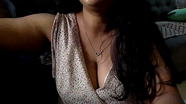 HaaniKaur online show from 06-10-26, 04:45