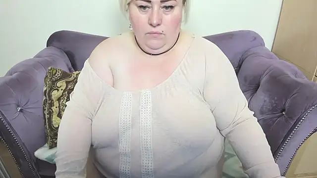 Snapshot of fashiona chatting on 11-01-25, 09:44 fashiona online show from 11-01-25, 09:44