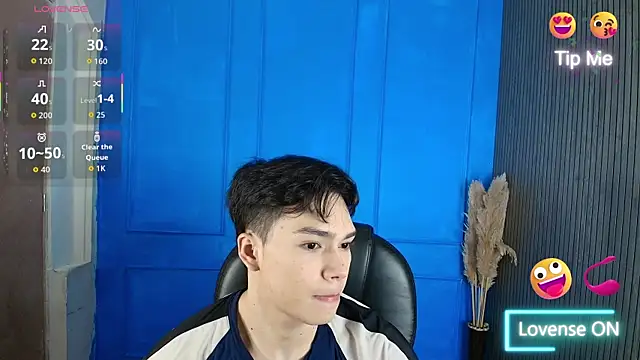 Snapshot of luandy chatting on 06-09-26, 11:44 luandy online show from 06-09-26, 11:44