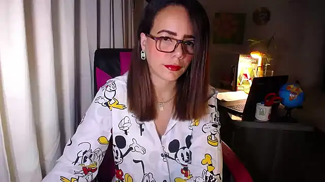 Snapshot of danielle_rose_1 chatting on 04-26-26, 04:04 danielle rose 1 online show from 04-26-26, 04:04